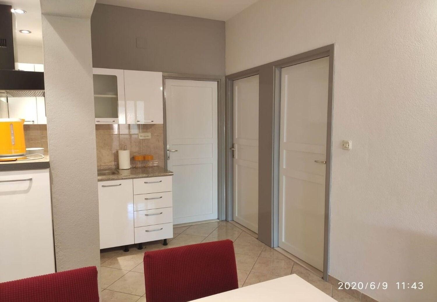 Apartments Antisa - With Playground Tucepi Ngoại thất bức ảnh