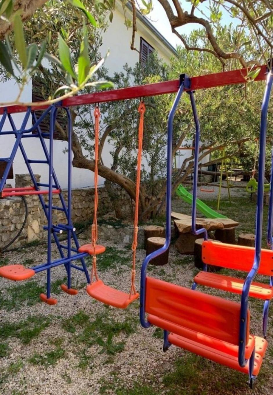 Apartments Antisa - With Playground Tucepi Ngoại thất bức ảnh