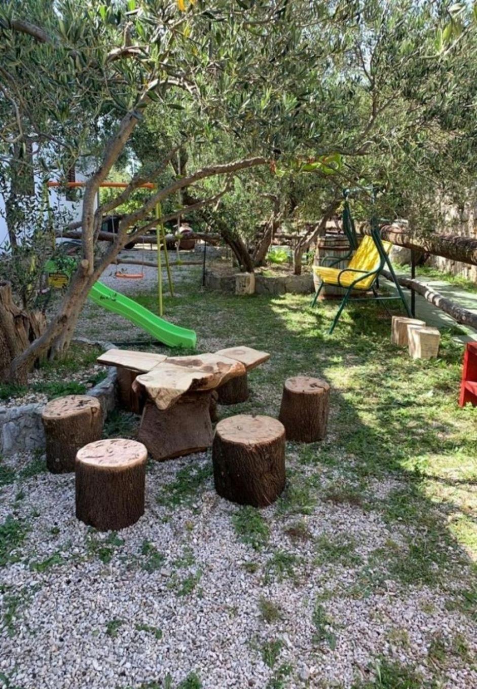 Apartments Antisa - With Playground Tucepi Ngoại thất bức ảnh